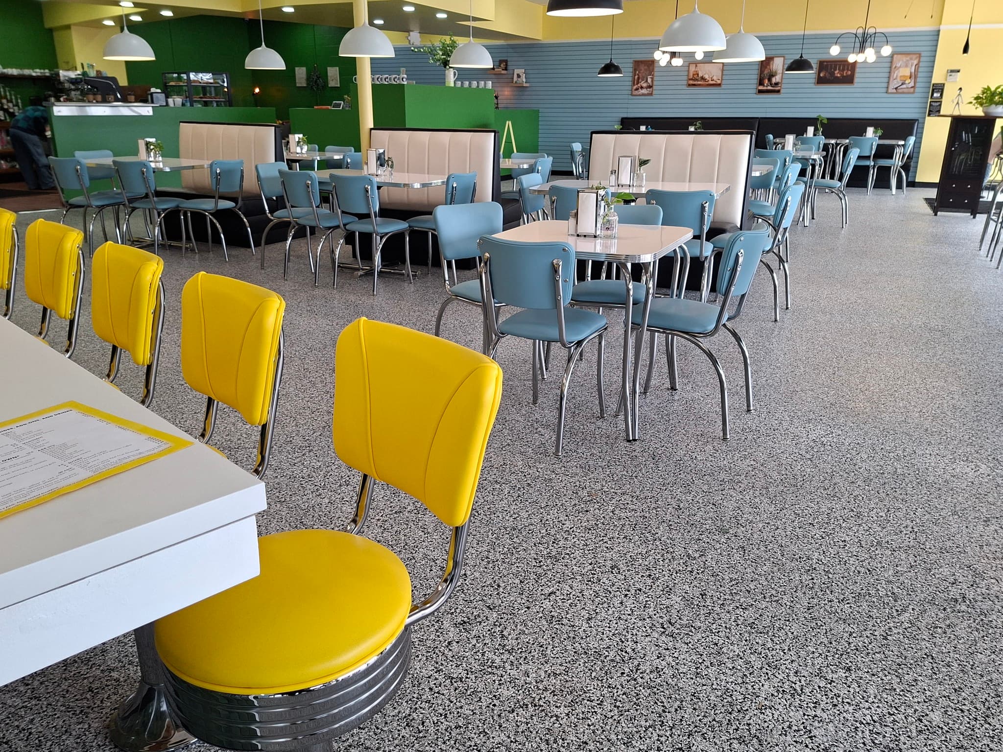 Papa's Kitchen dining room